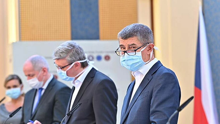 Vláda stále nezlepšila komunikaci