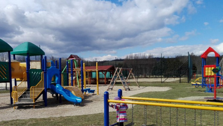 Staví dvě venkovní hřiště