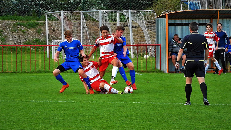 Eskáčko bojuje, elita je však jinde