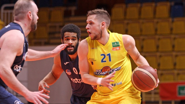 Parádní start do basketbalové nadstavby