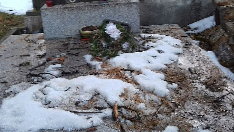 Stromy popadaly na hřbitov  „Nikdo s tím nic nedělá!“