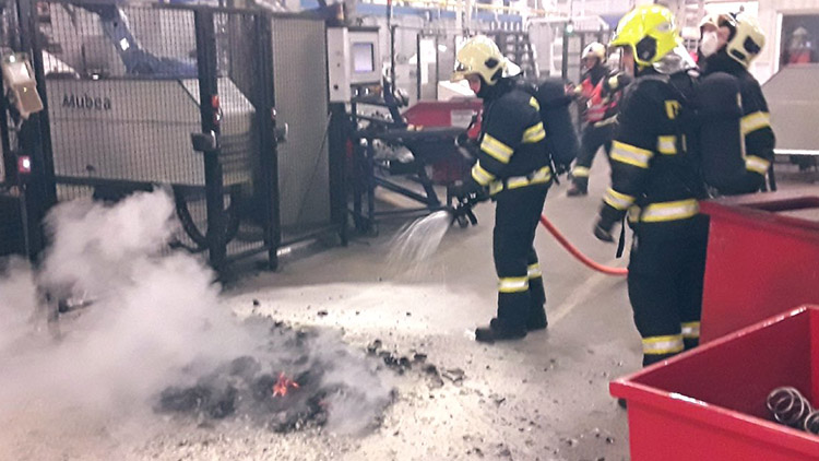 Ve firmě hořela filtrace