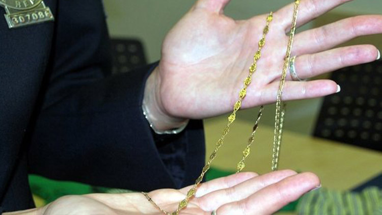 Ženu nařkl z krádeže, ta však měla zajímavé alibi...