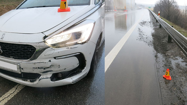 V dešti neovládl vozidlo, vjel do kaluže