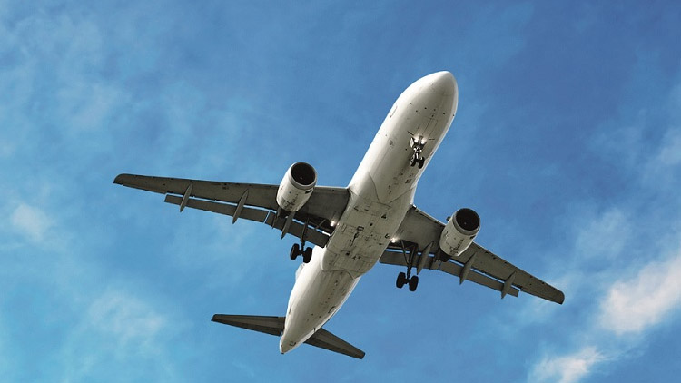 Nad městem kroužilo letadlo. Po půlnoci 