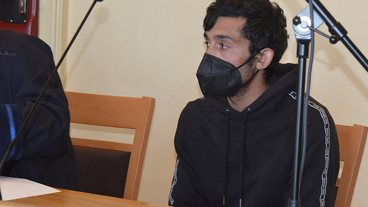 Sám dříve loupil, nyní pouze hlídal