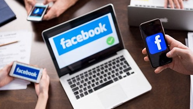 Prolomili facebookový účet