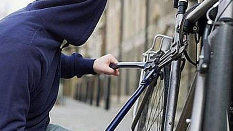 Pro kolo přes troje dveře