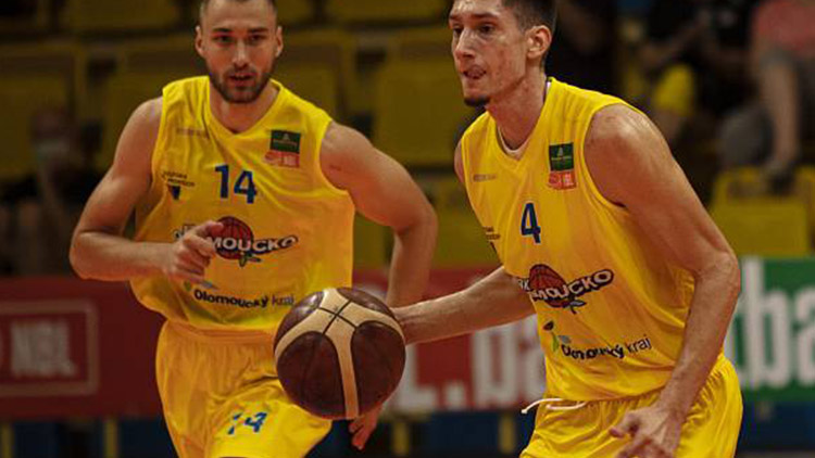 Pekárek mezi elitou šestkařů