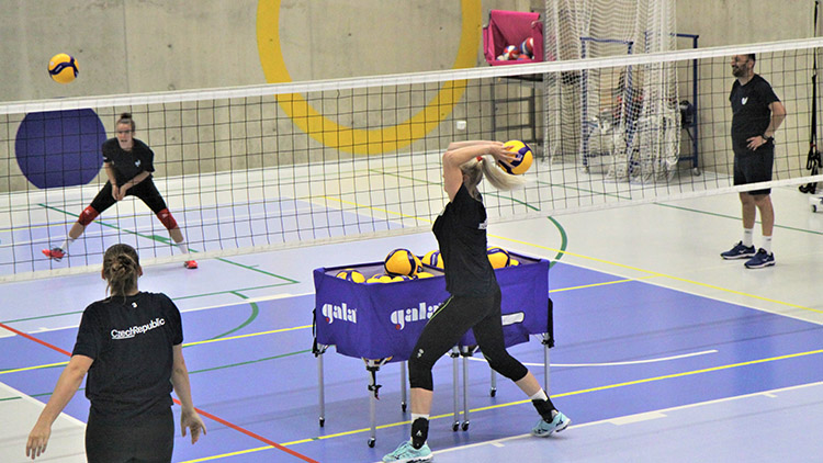 Ženský nároďák ČR má za sebou druhý týden