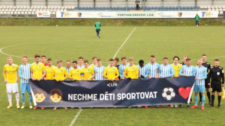 Hráči se postavili za sportující děti