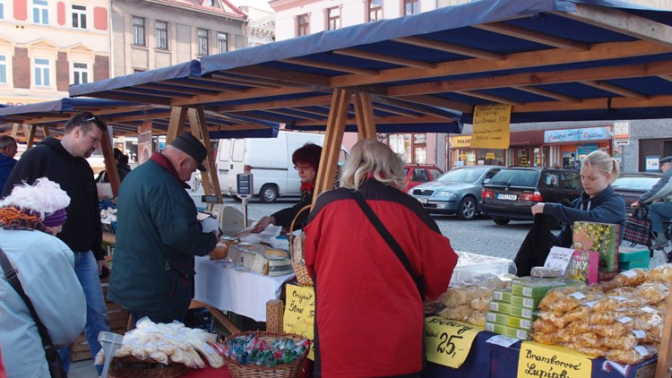 Kraj pomůže farmářským trhům a regionálním značkám