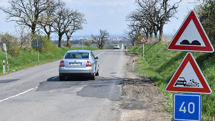 Kopec už zalátali, ale Ohrozimí stejně neprojedete!