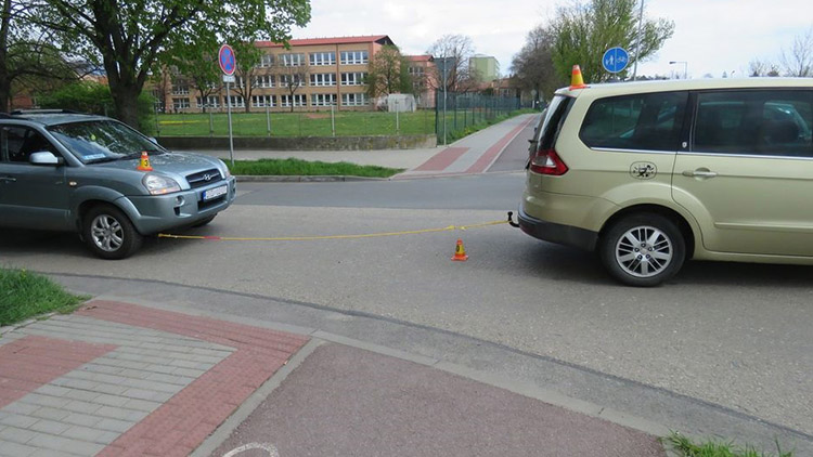 Cyklista se „přerazil“ o lano