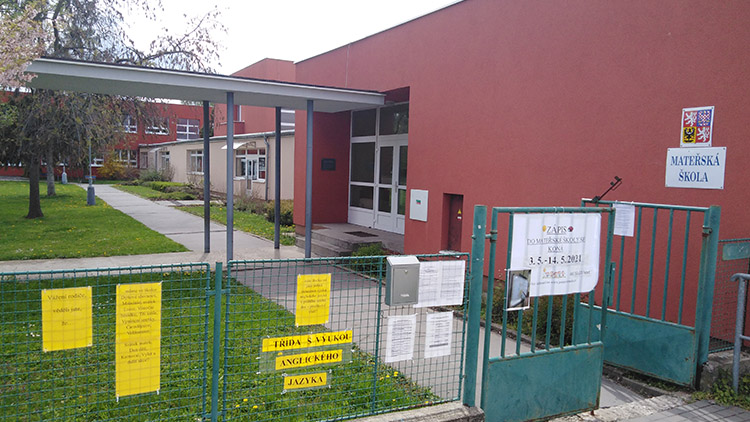 Anonym vyhrožoval školkám útokem