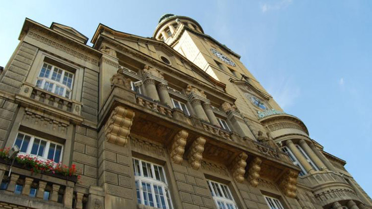 Pozor na úplnou uzavírku