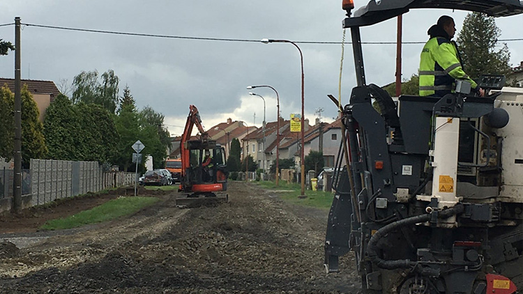 Revoluční bude ještě letos! V Kostelci se pustili do oprav