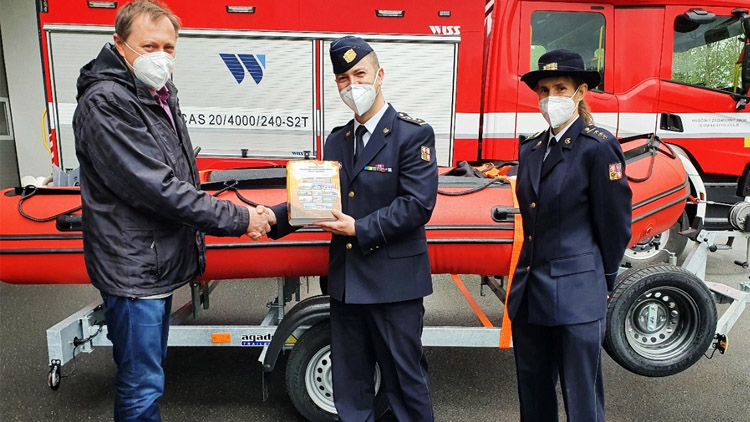 Profesionální hasiči na stanici v Konici využijí při zásazích na vodě nový člun