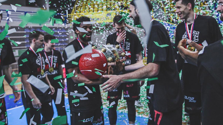 Palyza má titul, Kouřil stříbro a Pekárek bronz