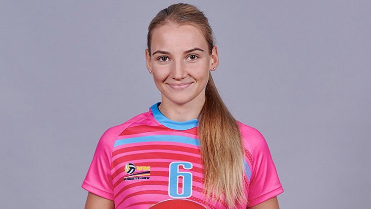 „Prodloužila jsem v Prostějově smlouvu,  abych neodcházela po špatné sezóně...,“  přiznala Adéla Stavinohová