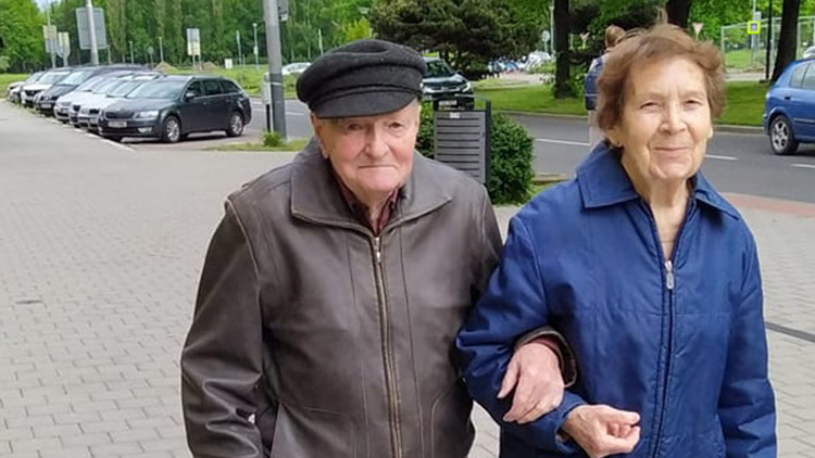 Čiperní manželé oslaví kamennou svatbu