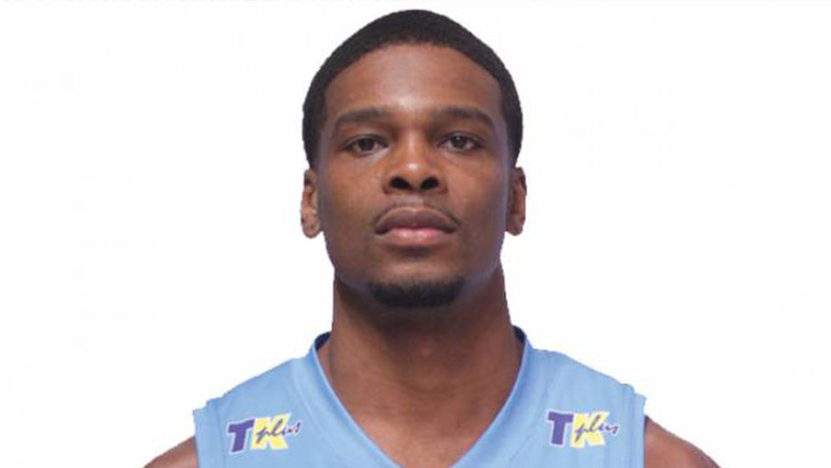 ČERNÁ PERLA zmizela, Douglas už basket nehraje