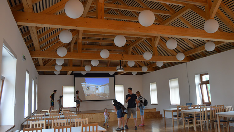 Davy lidí v Kladkách zamířily do opraveného obecního úřadu 