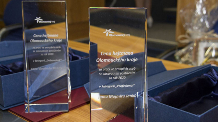 Cena hejtmana za práci ve prospěch osob se zdravotním postižením míří do Šumperku a Prostějova