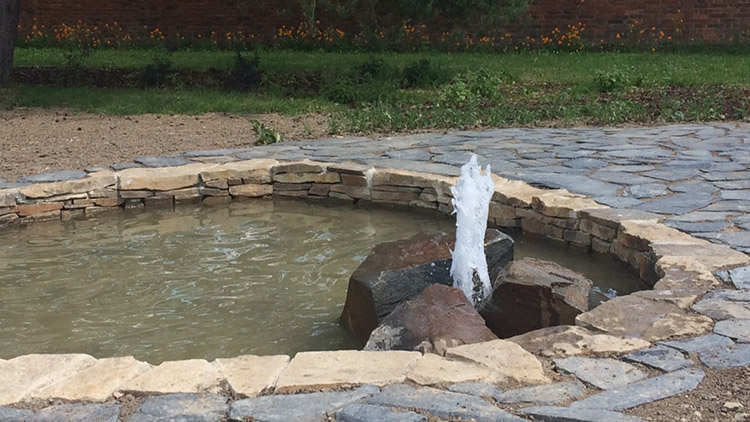 Nejzelenější obec v ČR díky výhře pořídila na náves fontánu