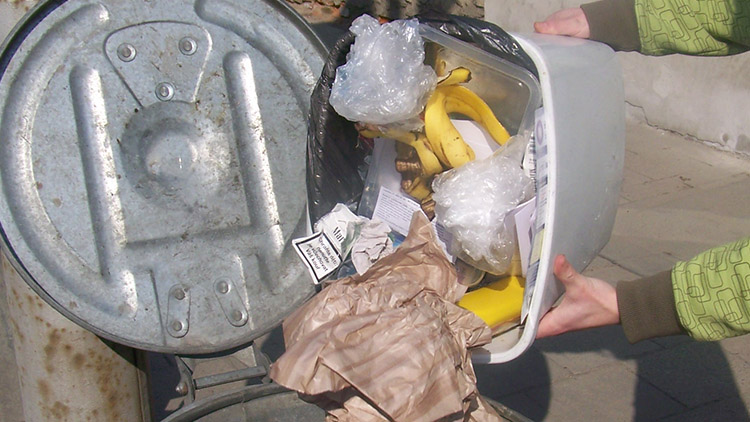 Závazky Prostějovanů z poplatků za komunální odpad narůstají