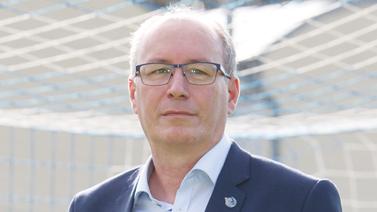 „Koronavirus nás vyšel na spoustu peněz,  na platy jsme ale sahat nemuseli,“  uklidňuje ekonomický ředitel Ivan Polák