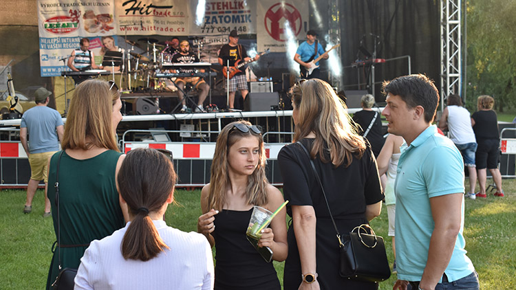 Rockový svátek provoněly burgery i Elán s Človečinou