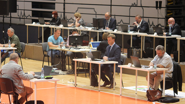 Zastupitelé schválili Ceny města, překvapily rezignace