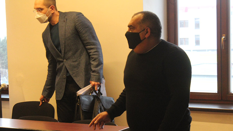 Slíbil mu 200 tisíc korun za křivou výpověď. Řemeslník na to kývl