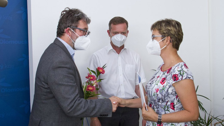 Olomoucký kraj ocenil učitele, kteří nejlépe zvládli online výuku