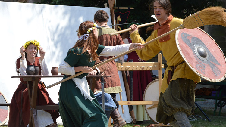 Dobývání hradu Plumlov bude trvat čtyři dny