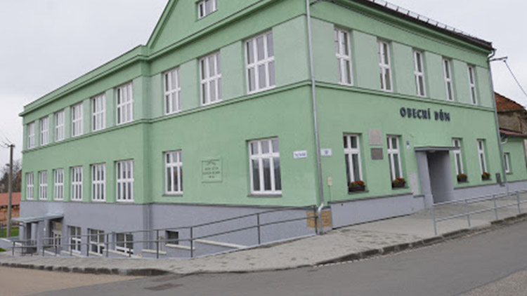 Školu obnovíme,  vzkazují z Držovic