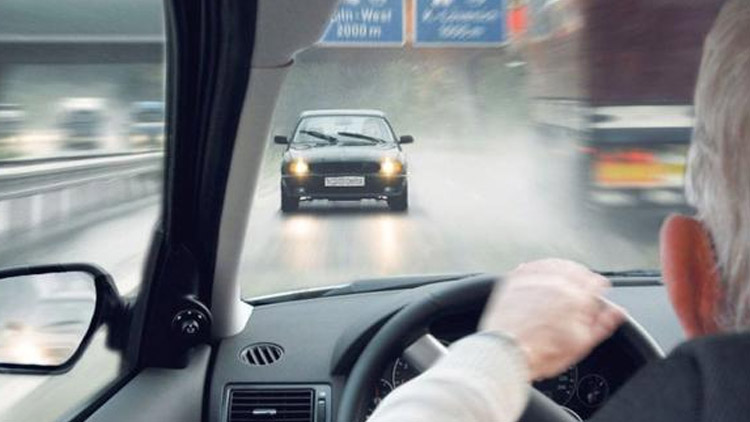 Auto na dálnici jelo v protisměru!