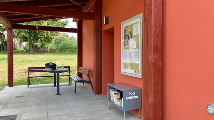 U Bezruče v Kostelci dostávají knihy druhou šanci