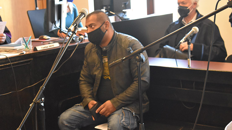 Zločinec Čureja ignoruje soud