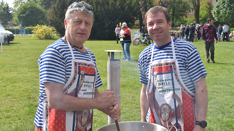 Guláše provoní Kolářovy sady v září. Hlaste se!