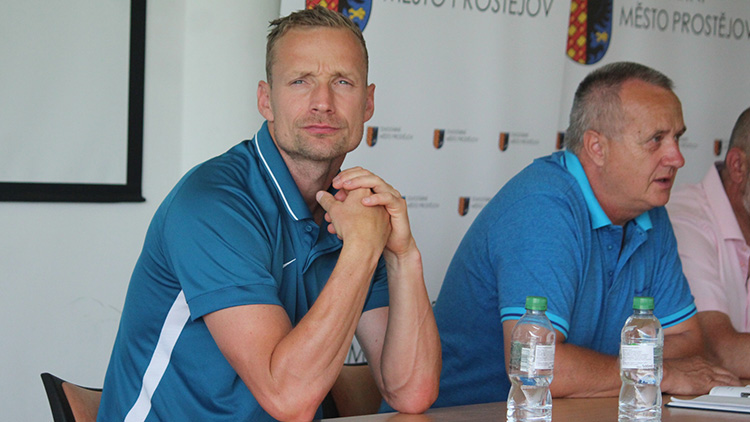 „Mucha měl zachytat, nebo zemřít,“  vtipkoval dobře naladěný Jarošík