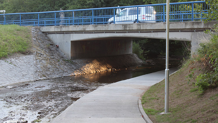 Z pod mostu na Olomoucké až do Vrahovic!