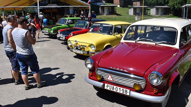 „Vymazlené“ škodovky  zaplnily kemp Žralok