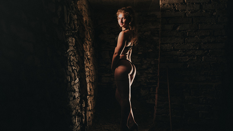 Vzpěračky opět fotí sexy kalendář