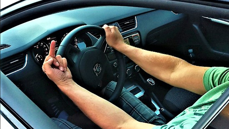 Zase ho chytli! Řidičák si nenadělí ani ke 45. narozeninám