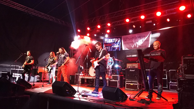 Rockové a bigbítové legendy v Konici opět zářily