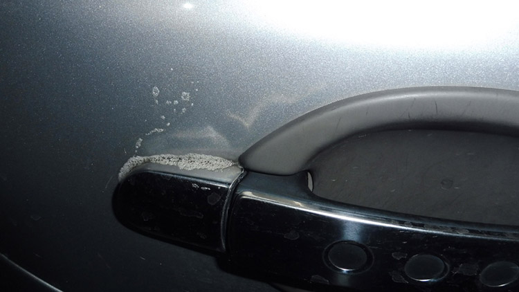 Poplival celé auto!