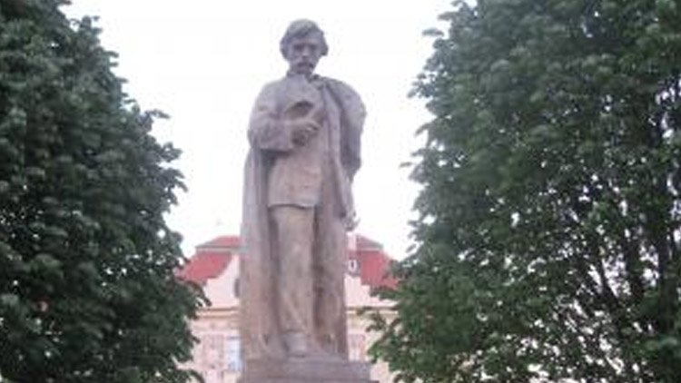 Před sto lety byl v Prostějově odhalen pomník Karla Havlíčka Borovského