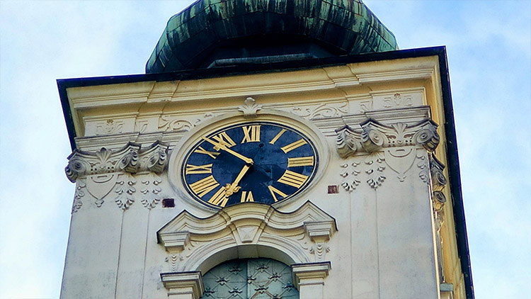 Kostel získal přesnější hodiny